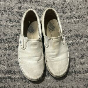 Women’s White Slip On Vans US size 8- Need a good cleaning as shown in price